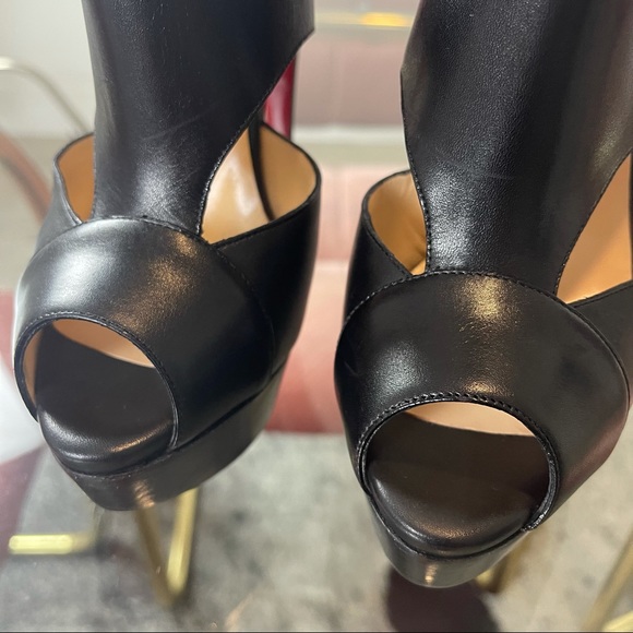 COPY - Like NEW! 38 CHRISTIAN LOUBOUTIN - Picture 4 of 10